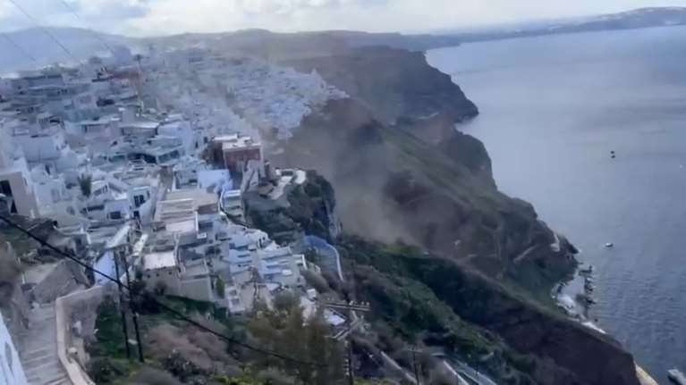 Προειδοποίηση ΕΚΠΑ - Eυθ. Λέκκας: Κίνδυνος κατολισθήσεων στη Σαντορίνη ακόμα και με δυνατή βροχή