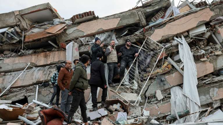 Τουρκία: O κόσμος έβλεπε ελληνική σημαία και χειροκροτούσε - &quot;Παράθυρο ευκαιρίας&quot; στις ελληνοτουρκικές σχέσεις [βίντεο]