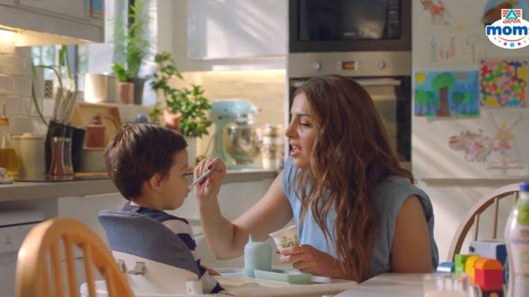 Στον αέρα το νέο deltamoms.gr από τη Δέλτα: Με τη Σταματίνα Τσιμτσιλή για καλό σκοπό