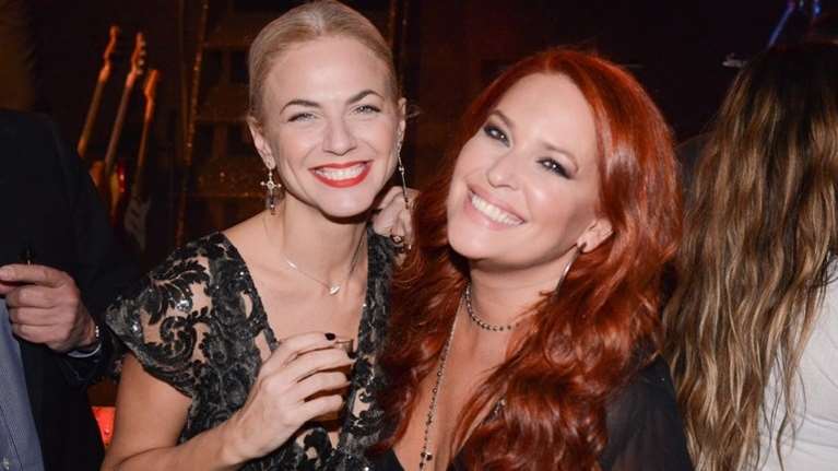 Οι ευχές της Σίσσυς Χρηστίδου για τα γενέθλια της Χριστίνας Κοντοβά: &quot;Κουμπαρούλα&quot;