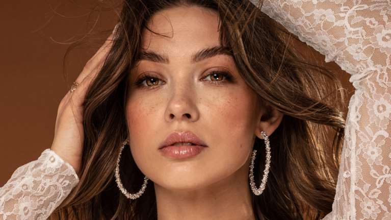 O viral και πιο εύκολος τρόπος για την εφαρμογή του eyeliner σε &quot;κουκουλωτά&quot; μάτια