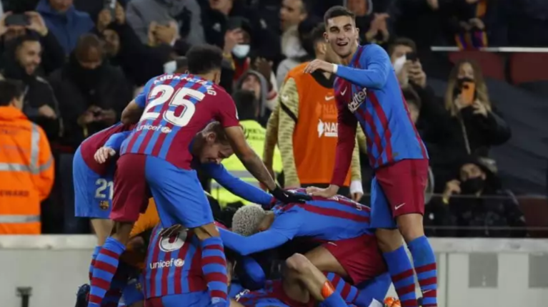 Μπαρτσελόνα-Σεβίλλη 1-0: Με γκολ-όνειρο ο Πέδρι την έστειλε στη δεύτερη θέση