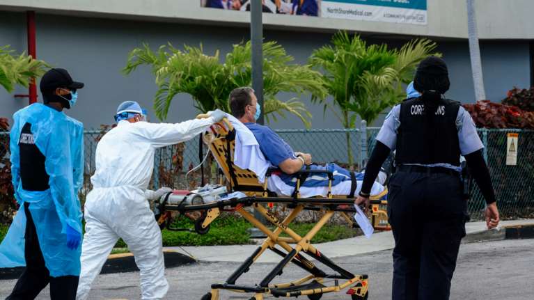 ΗΠΑ: Αλλοι 850 νεκροί και 63.262 κρούσματα του κορονοϊού σε μία ημέρα