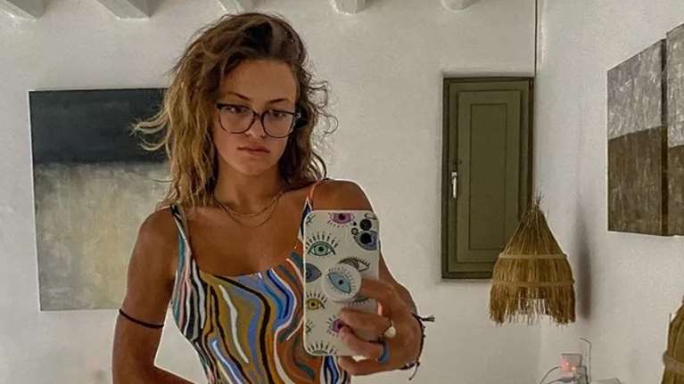 Γαία Μερκούρη: Η χαμογελαστή φωτογραφία στο κέντρο της Αθήνας και το τρυφερό σχόλιο του Άγγελου Λάτσιου