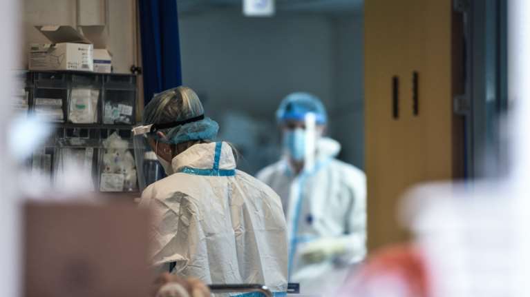 Η Κομισιόν επενδύει σε πειραματικά φάρμακα κατά του κορονοϊού - Ελπίδες από σχεδόν 57 φάρμακα