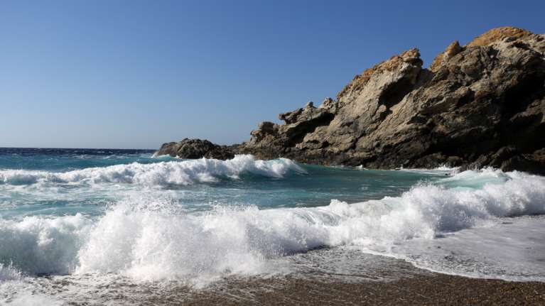 Θλίψη στην Κρήτη: &quot;Έσβησε&quot; 10χρονο αγόρι στο ΠΑΓΝΗ - Είχε παρασυρθεί από κύματα στις Γούρνες