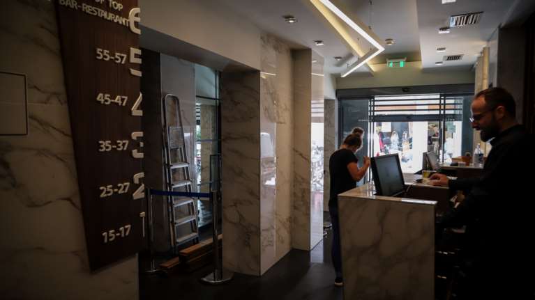 Νέο πακέτο ρίχνει στην αγορά η κυβερνηση: Στο 1,4 δισ. ευρώ η επιστρεπτέα προκαταβολή