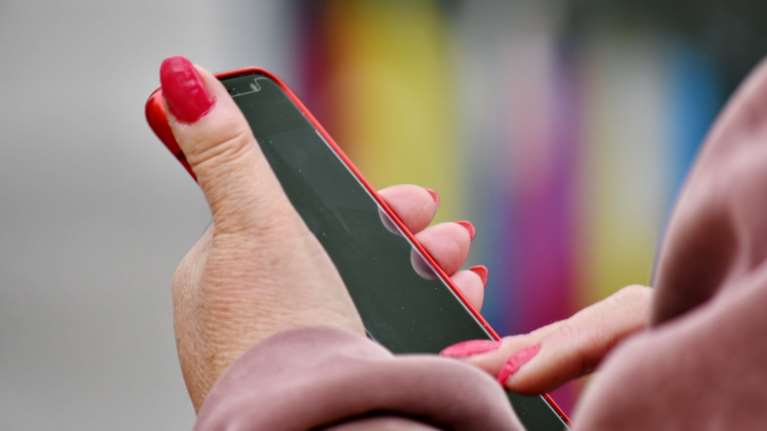 Λαμία: Υποσχόταν "συντροφιά" και απέσπασε μισό εκατ. ευρώ - Πώς έμπλεκε τα θύματά της