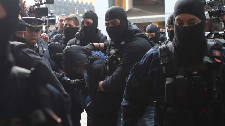 Ρέντης - Η πρώτη περιγραφή του 18χρονου για τον άνθρωπο που του έδωσε τη φωτοβολίδα: Είχε μακριά γένια