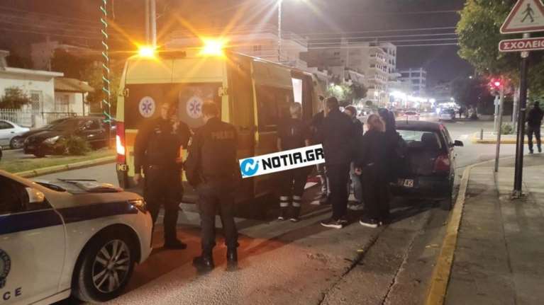 Τρόμος στον Άλιμο: Άγρια επίθεση από ομάδα ανηλίκων σε παρέα μαθητών -  Η κάθε οικογένεια να αναλάβει την ευθύνη της, λέει ο δήμαρχος