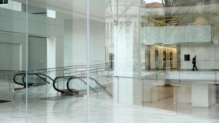 Προειδοποιούν οι ειδικοι: Τα κλειστά κτήρια λόγω κορονοϊού εκκολάπτουν τον κίνδυνο της νόσου των Λεγεωνάριων