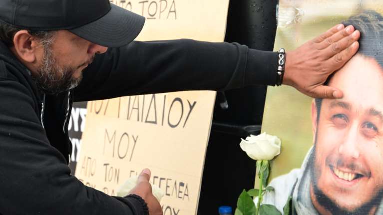 Πάνος Ρούτσι: Αναβλήθηκε η εκταφή της σορού του γιου του - Aπό το εξωτερικό ο τεχνικός σύμβουλος της οικογένειας