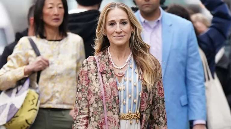 Αυτά είναι τα πέδιλα από τη Zara που θα ενθουσιάσουν κάθε shoe lover - Η Κάρι Μπράντσο θα τα λάτρευε