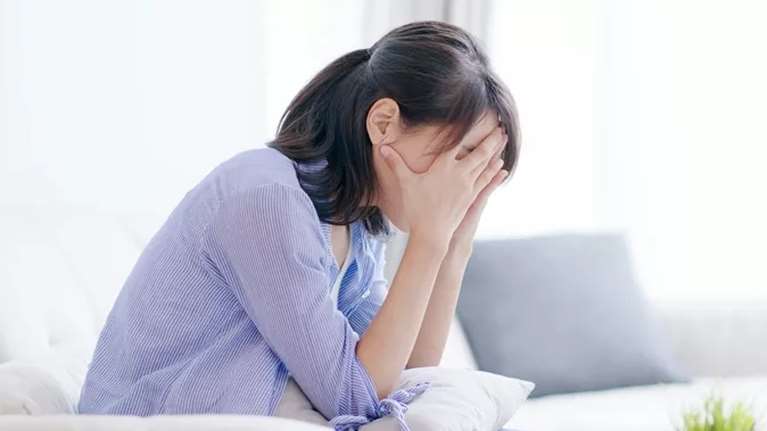 Πέντε συνήθειες που οδηγούν σε πονοκεφάλους και πώς να τις αποφύγεις