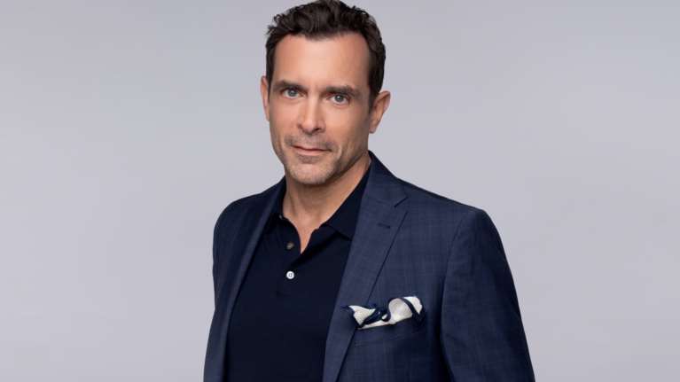 Σε διπλό ταμπλό ο Κωνσταντίνος Μαρκουλάκης - Πώς θα βρεθεί σε ΑΝΤ1 και Alpha