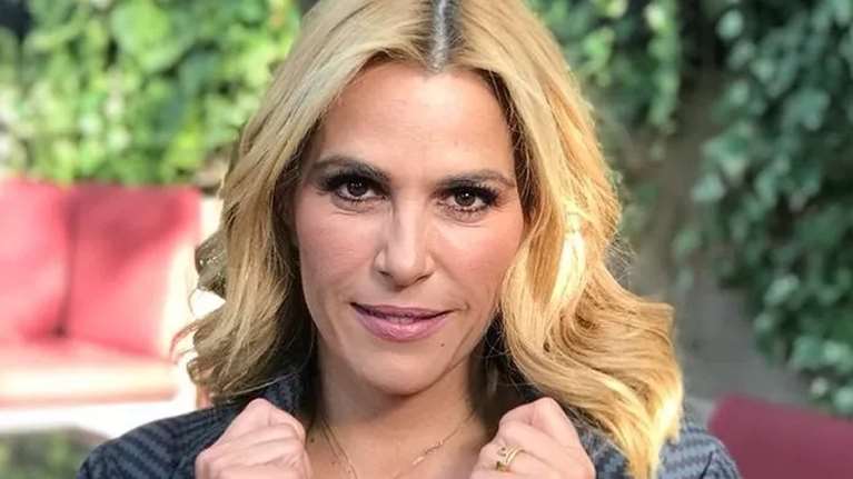 Τζένη Μπότση: Η κόρη της, Αλίκη, έκοψε για πρώτη φορά τα κατάξανθα, μακριά μαλλιά της