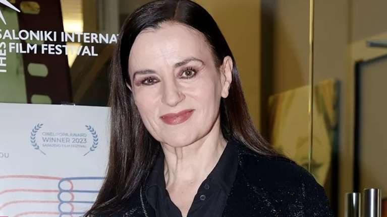 Εντυπωσιακή η Καρυοφυλλιά Καραμπέτη στην πρεμιέρα της ταινίας "Φόνισσα"