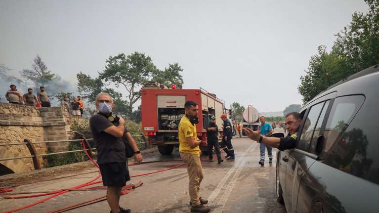 Φωτιές: Μερική αποκατάσταση της υδροδότησης στη Βόρεια Αττική