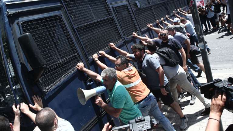 Συλλαλητήριο εκπαιδευτικών στο κέντρο της Αθήνας: Τέλος για σήμερα, νέα κινητοποίηση αύριο