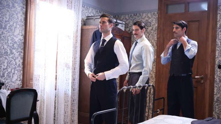 Αγριες Μέλισσες: Πρωταγωνιστής αποκαλύπτει - Έχω πληρωθεί για δουλειές… 2-3 ευρώ ή και τίποτα