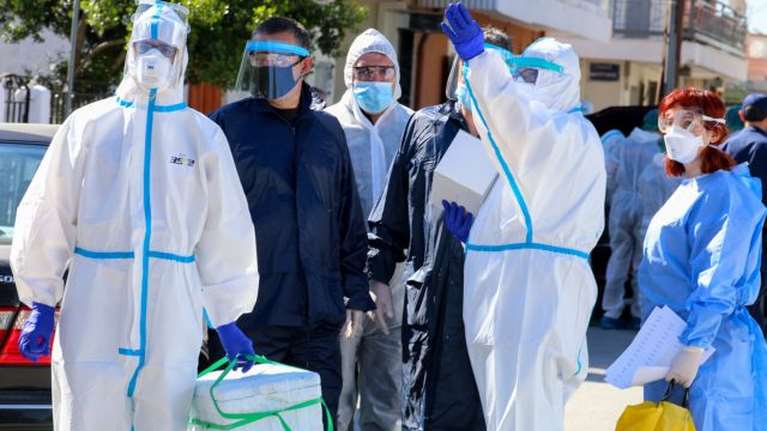 Θετικά στον κορονοϊό τρία στελέχη του ΕΟΔΥ στο Κέντρο Φιλοξενίας Προσφύγων στην Μυρσίνη