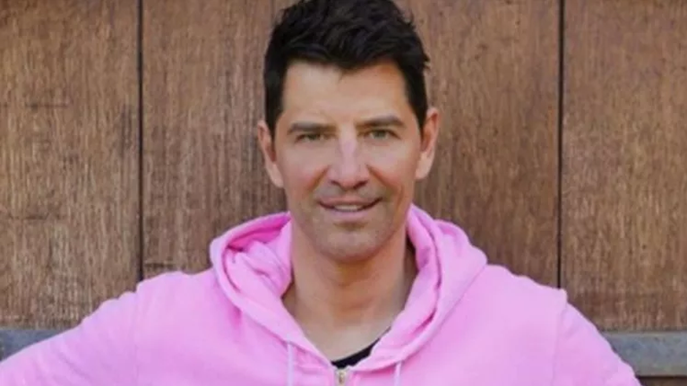 Σάκης Ρουβάς: Το σωτήριο tip του για να αποτοξινωθείς μετά την κραιπάλη των διακοπών