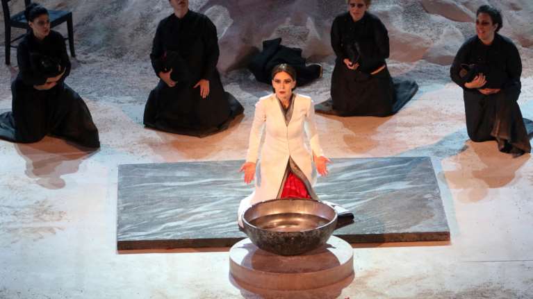 Κάτια Δανδουλάκη: Η χειρόγραφη κατάθεσή της στο ΣΕΗ για τον γνωστό ηθοποιό που έδιωξε από το θέατρό της