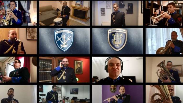 Οι διαφορετικές τηλε-ευχές της μπάντας του Π.Ν. για τη γιορτή του Αγίου Νικολάου [βίντεο]