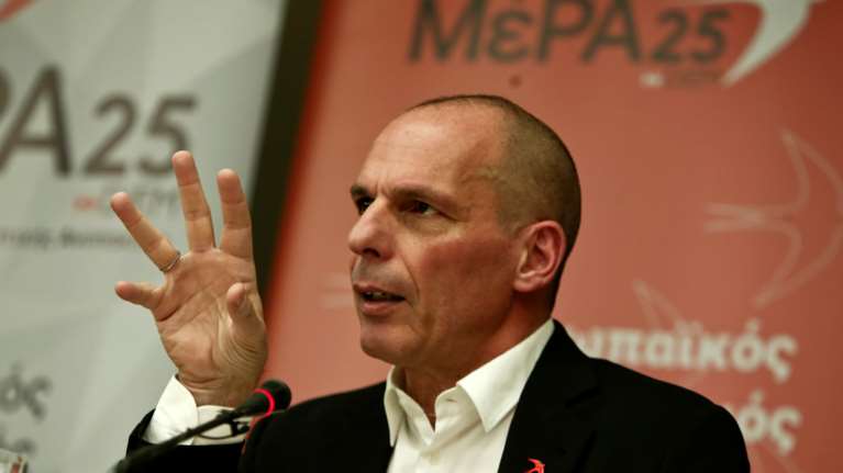 Εκλογές το φθινόπωρο προβλέπει ο Βαρουφάκης: &quot;Είμαι πιο κοντά στον Κουτσούμπα απ&#39; ότι στον Τσίπρα&quot;