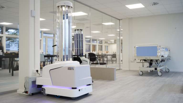 Κορονοϊός: Αυτά είναι τα ρομπότ απολύμανσης της ΕΕ στα νοσοκομεία - Έρχονται και στην Ελλάδα [Εικόνες]