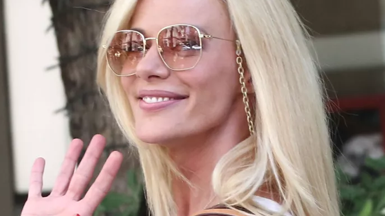 Ζέτα Μακρυπούλια: Ο εντυπωσιακός κήπος του σπιτιού της στο κέντρο της Αθήνας