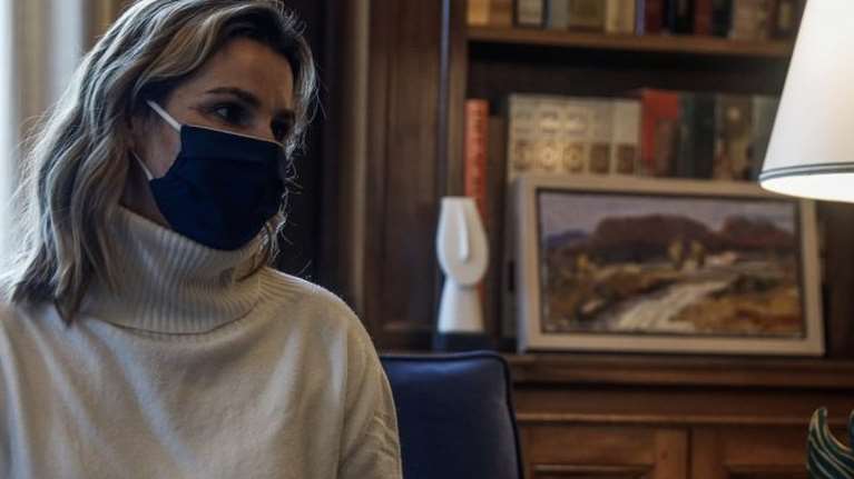 Σοφία Μπεκατώρου:  Οργισμένο μήνυμα για τον ασυνείδητο που σκότωσε τον σκύλο της - Πήγαινε &quot;με χίλια στην παραλιακή&quot;