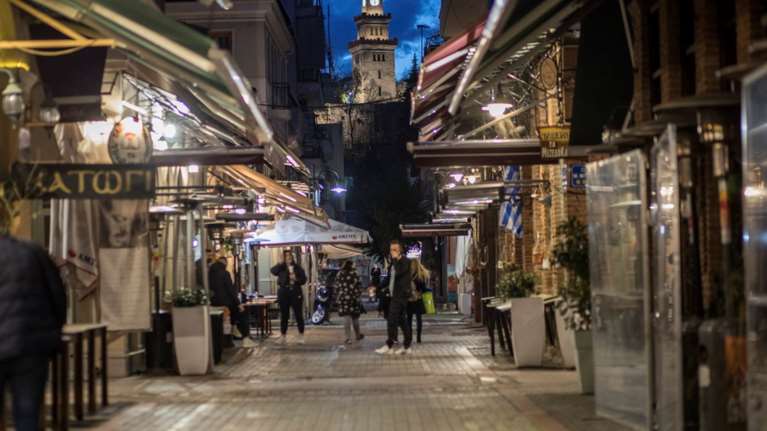 Τρίκαλα: &quot;Άνοιξαν&quot; ταβέρνες και καφέ - Εικόνες προ κορονοϊού στην πόλη [Εικόνες - Βίντεο]