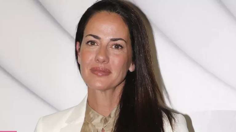 Η Εύη Αδάμ κάνει διακοπές στη Μύκονο μαζί με τις πανέμορφες κόρες της, Δανάη και Νεφέλη Λιβιεράτου