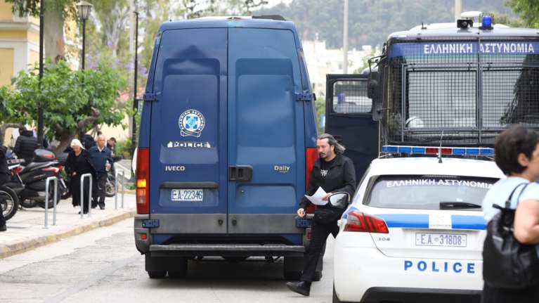 Ποινική δίωξη για 7 κακουργήματα στους 47 συλληφθέντες για λαθρεμπόριο τσιγάρων