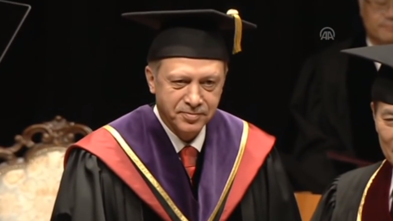 Μυστήριο με το πτυχίο του Ερντογάν: Αρνείται να παρουσιάσει το πρωτότυπο στο Πανεπιστήμιο - Γιατί είναι σημαντικό