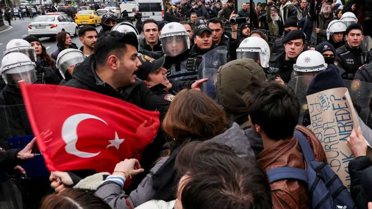 Τουρκία: Νέο μπαράζ συλλήψεων δημάρχων και στελεχών της αξιωματικής αντιπολίτευσης