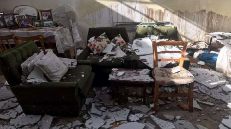 Ανεμοστρόβιλος &quot;σάρωσε&quot; την Κύπρο: Παρέσυρε στέγες, κολώνες και ημιφορτηγά - 15 σπίτια κρίθηκαν ακατάλληλα [Βίντεο]