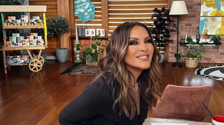 Η Ναταλία Γερμανού εμφανίστηκε με κοστούμι της Βάσιας Κωσταρά: Και μόλις βρήκαμε τη νέα μας εμμονή