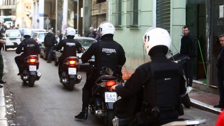 Κουκάκι: Νέα ληστεία σε τράπεζα από δράστη με χειρουργική μάσκα