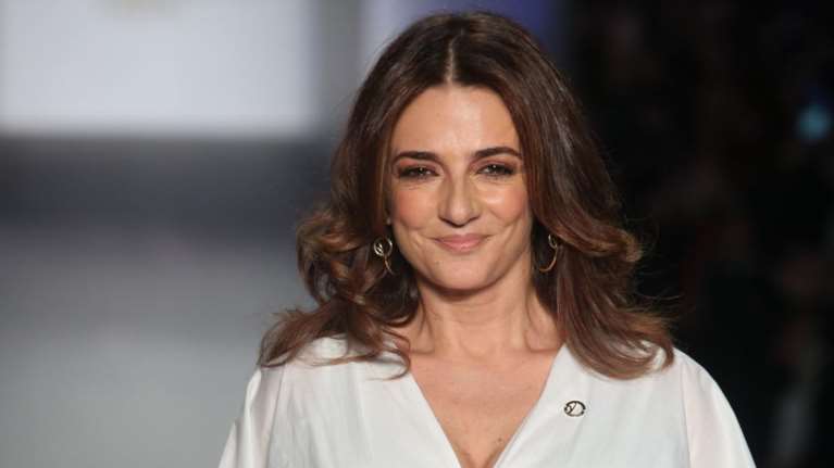 Mία φωτογραφία χίλιες λέξεις για τη Μαρία Λεκάκη: Στην παραλία με την καλύτερη παρέα