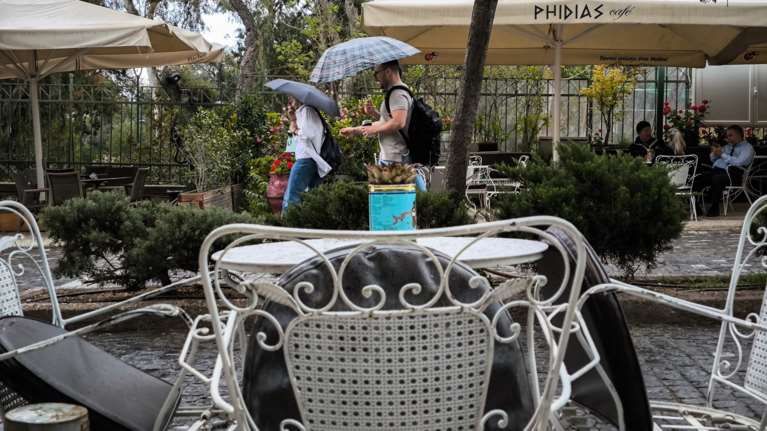 Καιρός -Έκτακτο δελτίο από την ΕΜΥ:  Οι οκτώ περιοχές που θα σημειωθούν ισχυρές βροχές και καταιγίδες την Κυριακή