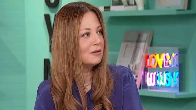 Μπέρδεμα στον αέρα του &quot;Στούντιο 4&quot;: &quot;Είστε στον αέρα κορίτσια&quot; - &quot;Ας τους το πει κάποιος&quot;