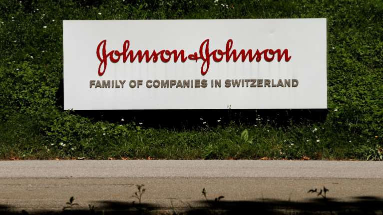 Επίσημο: 28 περιστατικά θρομβώσεων μετά τη χορήγηση του εμβολίου της Johnson &amp; Johnson στις ΗΠΑ