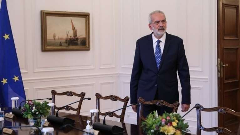 Σύσκεψη στο Μαξίμου μετά τις κυβερνοεπιθέσεις: &quot;Ήταν μεγάλης έντασης, παραπέμπουν σε ισχυρό κίνητρο&quot;