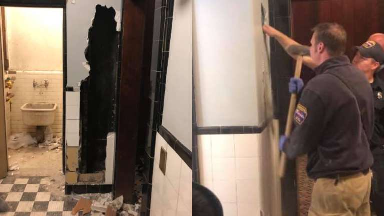 Νέα Υόρκη: Γυμνός άνδρας εγκλωβισμένος για δύο ημέρες ανάμεσα σε τοίχους σε θέατρο [εικόνες]