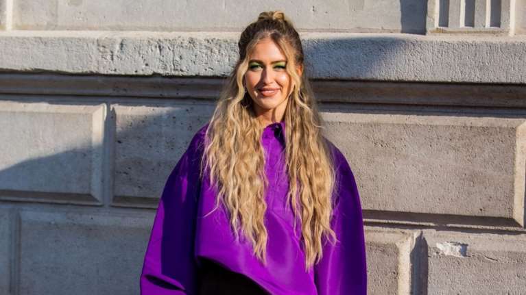 Πώς θα φορέσεις με στιλ τα σατέν σορτς φέτος το καλοκαίρι