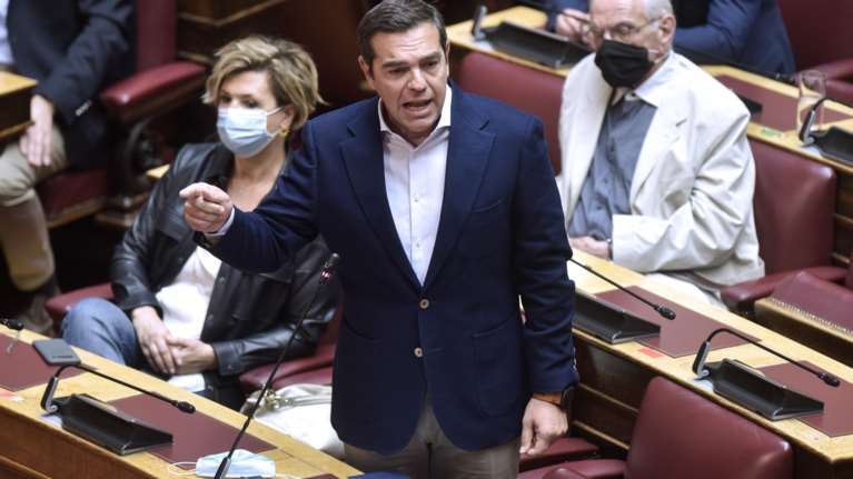 Επίθεση Τσίπρα σε Μητσοτάκη: &quot;Αυταρχισμός, ύστατο στάδιο των χρεοκοπημένων&quot; - &quot;Ο Πολάκης δίνει γραμμή στο κόμμα&quot;, απαντά η ΝΔ