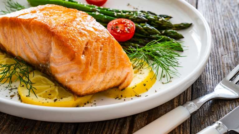 4 αποτελεσματικές διατροφικές συνήθειες για να χάσεις κιλά σε έναν μήνα