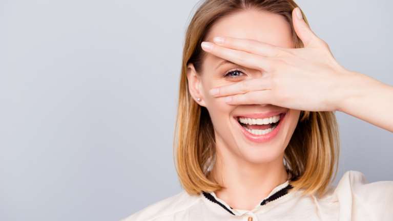 "Γιατί παίζει το μάτι μου;" - Είναι αθώο το πετάρισμα του ματιού;